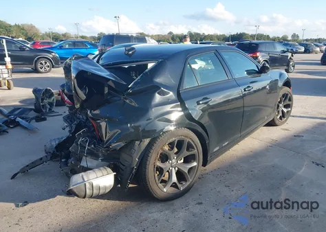 2022 Chrysler 300 Touring z USA, uszkodzony, nr VIN 2C3CCAAG2NH268349